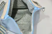 Sam flex M aus hellblauem Wasserbüffel-Nappaleder und hell elfenbeinfarbenem Rinds-Nappaleder