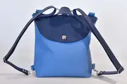 Ainoha M aus hellblauem Anilin-Nappaleder und kräftig weichem, kobalblauem Rindsleder