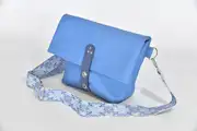 Sam M aus hellblauem Anilin-Nappa-Rindsleder