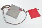 Ben dia M aus geschliffenem Nubuck-Wasserbüffelleder und Nappa-Wasserbüffelleder in hellgrau und rot