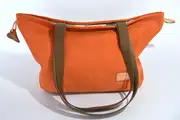 Sarah S aus geschliffenem Nubuckleder in hellorange und Henkeln aus geschliffenem PullUp-Wasserbüffel-Blankleder in graubraun