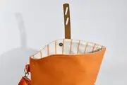 Sam blando M aus geschliffenem hellorangem Nubuk-Wasserbüffelleder