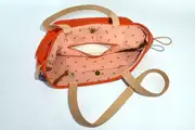Sarah S aus Anilin-Nappaleder in lachs und Henkeln aus geschliffenem PullUp-Wasserbüffel-Blankleder in und graubraun