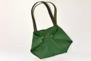 bolso de cuero, Sarah playa L de cuero napa de vaca en verde follaje, pieza única, fabricada en La Palma, Islas Canarias, España, Europa