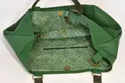 bolso de cuero, Sarah playa L de cuero napa de vaca en verde follaje, pieza única, fabricada en La Palma, Islas Canarias, España, Europa