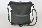 Sam flex M aus nachtblauem Nubuk-Rindsleder