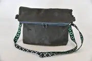 Sam flex M aus nachtblauem Nubuk-Rindsleder