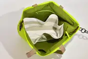Sarah M aus Nappa-Wasserbüffelleder in neongrün und Schultergurten aus Dickelder