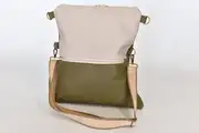 Sam flex M aus vintage Wasserbüffelleder mit Wachsoberfläche in olivgrün und nappaleder aus Wasserbüffelleder in grau