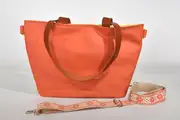 Sarah S aus Nappa-Wasserbüffelleder in pastelorange und pastellgelb und Schultergurten aus Dickelder
