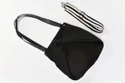 Ledertasche, Sarah playa L aus geschliffenem Rindsnubuckleder in sehr schwarz, Unikat, hergestellt auf La Palma, Kanarische Inseln, Spanien, Europa