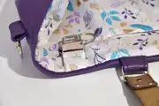 Sarah S aus Anilin-Nappaleder in violett und Schultergurten aus Dickelder