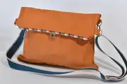 Sam flex M aus geschliffenem cognacfarbenem Nubuckleder