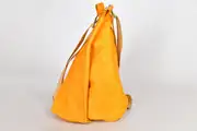 Lederrucksack, Tim S aus vollnarbigem, pflanzlich softem Rindsleder in gelb, Unikat, hergestellt auf La Palma, Kanarische Inseln, Spanien, Europa