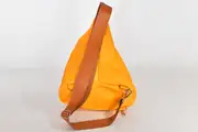Lederrucksack, Tim S aus vollnarbigem, pflanzlich softem Rindsleder in gelb, Unikat, hergestellt auf La Palma, Kanarische Inseln, Spanien, Europa