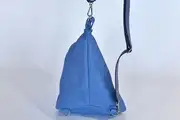 Lederrucksack, Tim S aus feinem, weichem Rindsnubuckleder in jeansblau, Unikat, hergestellt auf La Palma, Kanarische Inseln, Spanien, Europa
