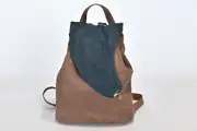 Niki M aus geschliffenem Rindsnubukleder in nachtblau und weichem Nubuk-Vintage-Wasserbüffelleder in kastanie