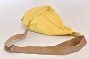 Lederrucksack, Tim S aus Nappa-Wasserbüffelleder in pastellgelb, Unikat, hergestellt auf La Palma, Kanarische Inseln, Spanien, Europa