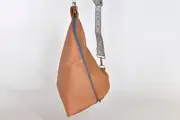 Lederrucksack, Tim S aus Nappa-Wasserbüffelleder in sandgelb, Unikat, hergestellt auf La Palma, Kanarische Inseln, Spanien, Europa