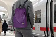 Mann trägt Lederrucksack Modell Niki M Art. 26004