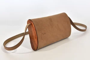 Handgefertigte Holz-Ledertasche graubraun Wasserbüffelleder und Zypressenholz Jenny S