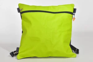 Petra M aus Nappa-Wasserbüffelleder in neongrün und pflanzlich softem Rindsleder in marineblau