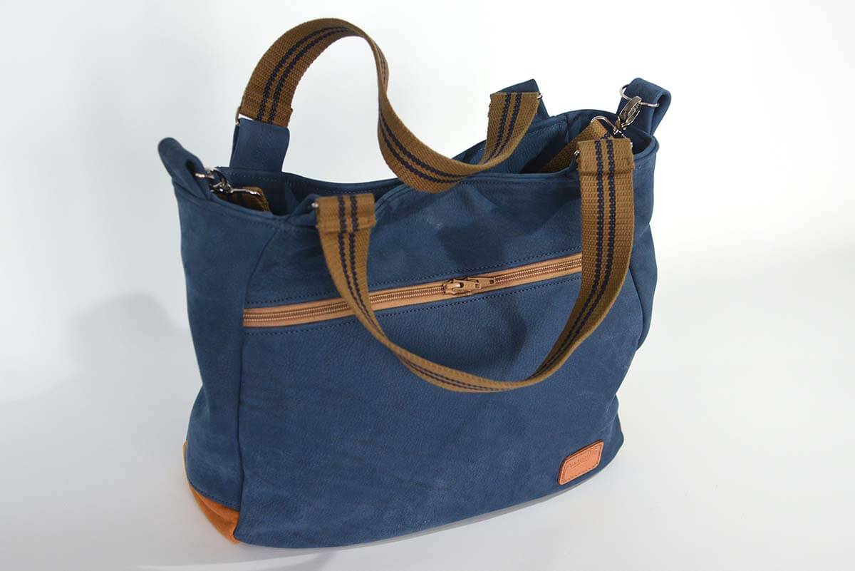 Lena M aus geschliffenem Nubuk-Rindsleder in blau und cognac