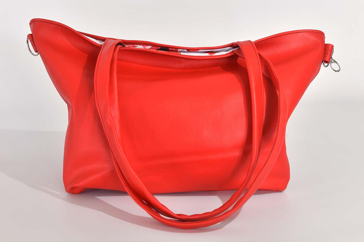 Sarah S aus Nappa-Wasserbüffelleder in rotorange