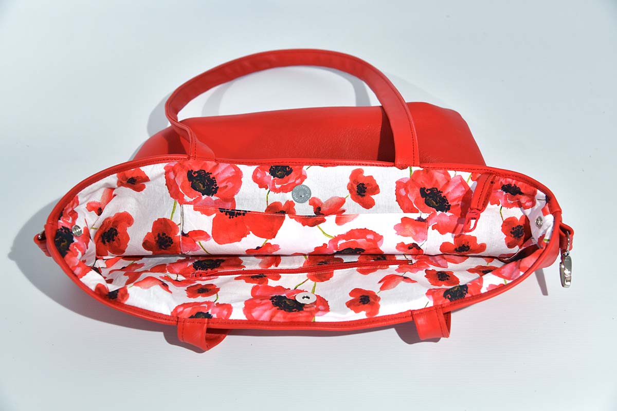 Sarah S aus Nappa-Wasserbüffelleder in rotorange