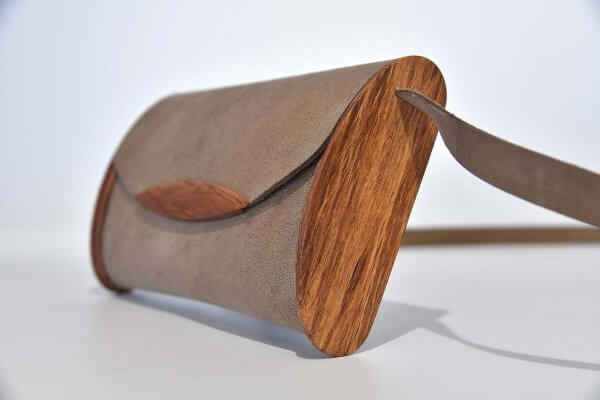 Bolso de cuero modelo Jenny marrón-gris, madera de ciprés