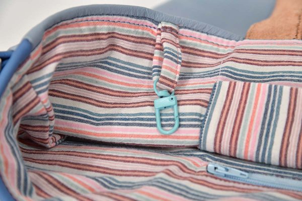 Ledertasche Modell Sarah hell- und dunkelblau