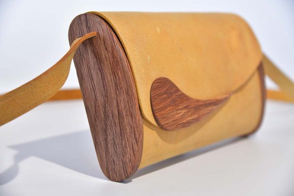 Holz-Ledertasche Modell Jenny S gelb, Zypressenholz