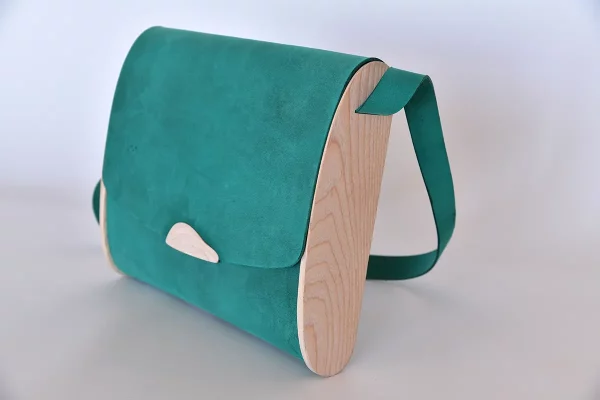 Holz-Leder-Tablettasche Tabea M mint Esche weiß geölt