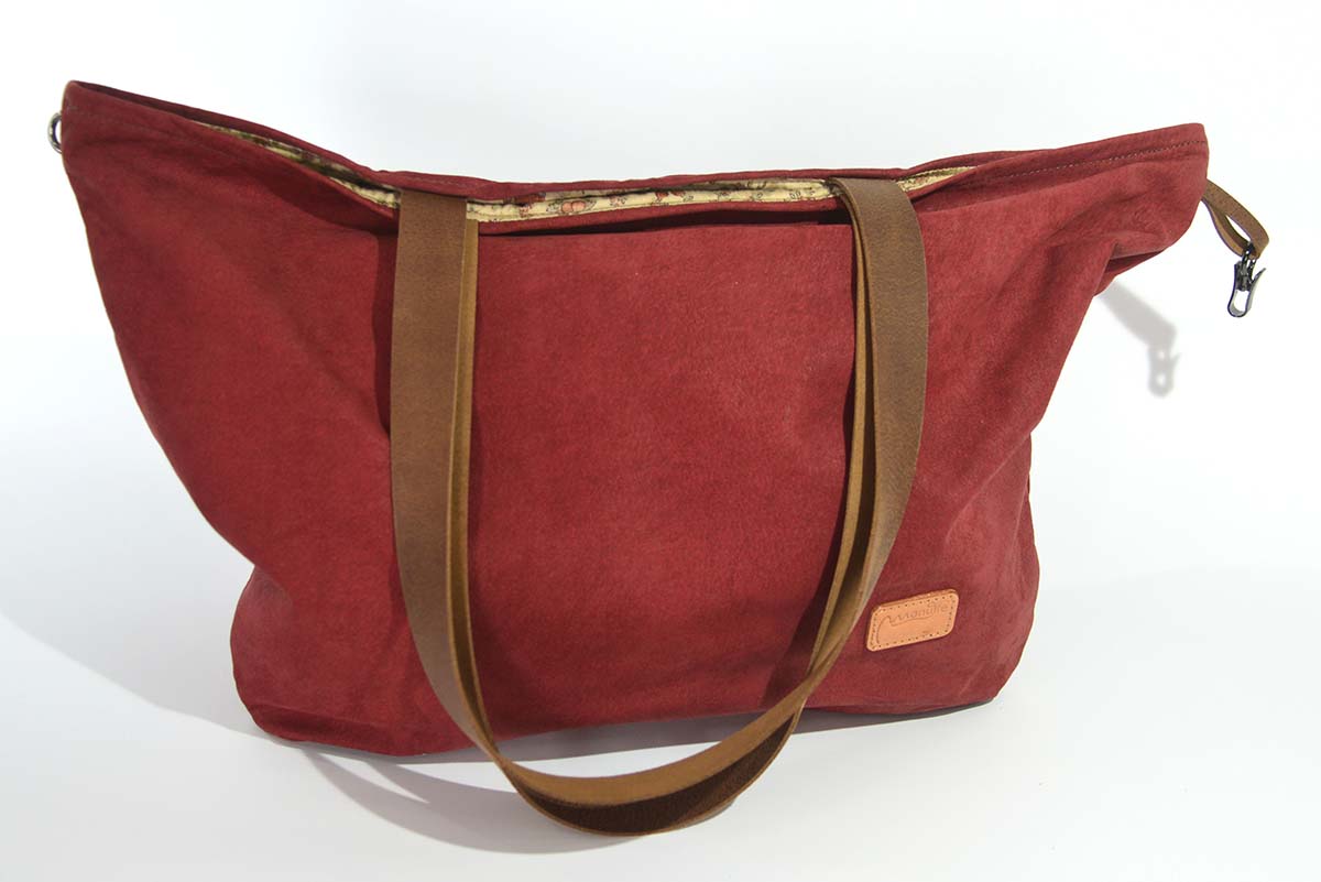 Sarah S aus geschliffenem Nubuckleder und Henkeln aus geschliffenem PullUp-Wasserbueffel-Blankleder in bordeaux und graubraun