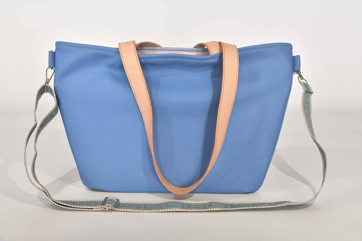 Ledertasche Modell Sarah hell- und dunkelblau