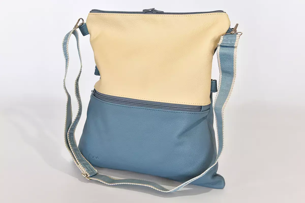 Handgefertigte Ledertasche in lagune und creme Sam flex