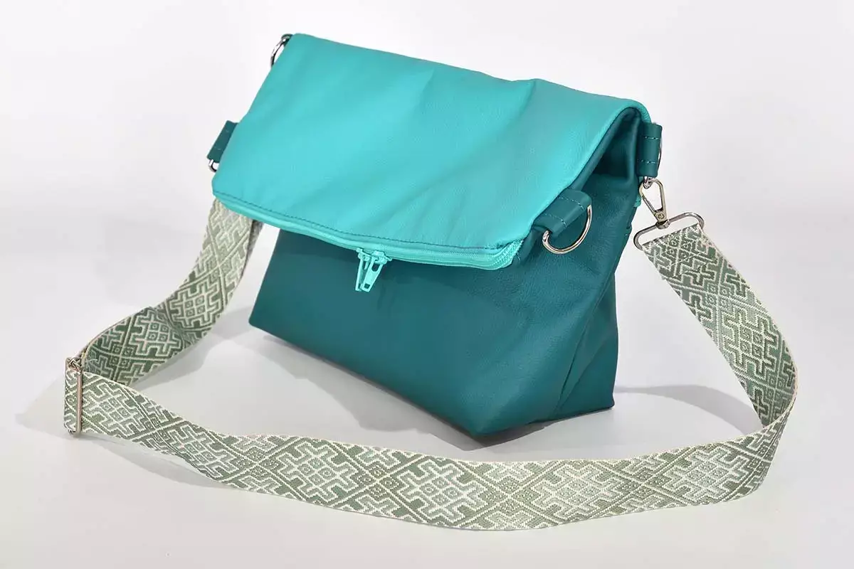 Schultertasche Sam flex Rindsleder türkis und dunkeltürkis