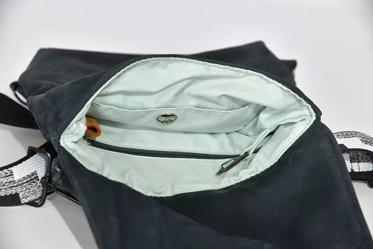 Lederrucksack Ainhoa S Nubuck Rindsleder geschliffen schwarz