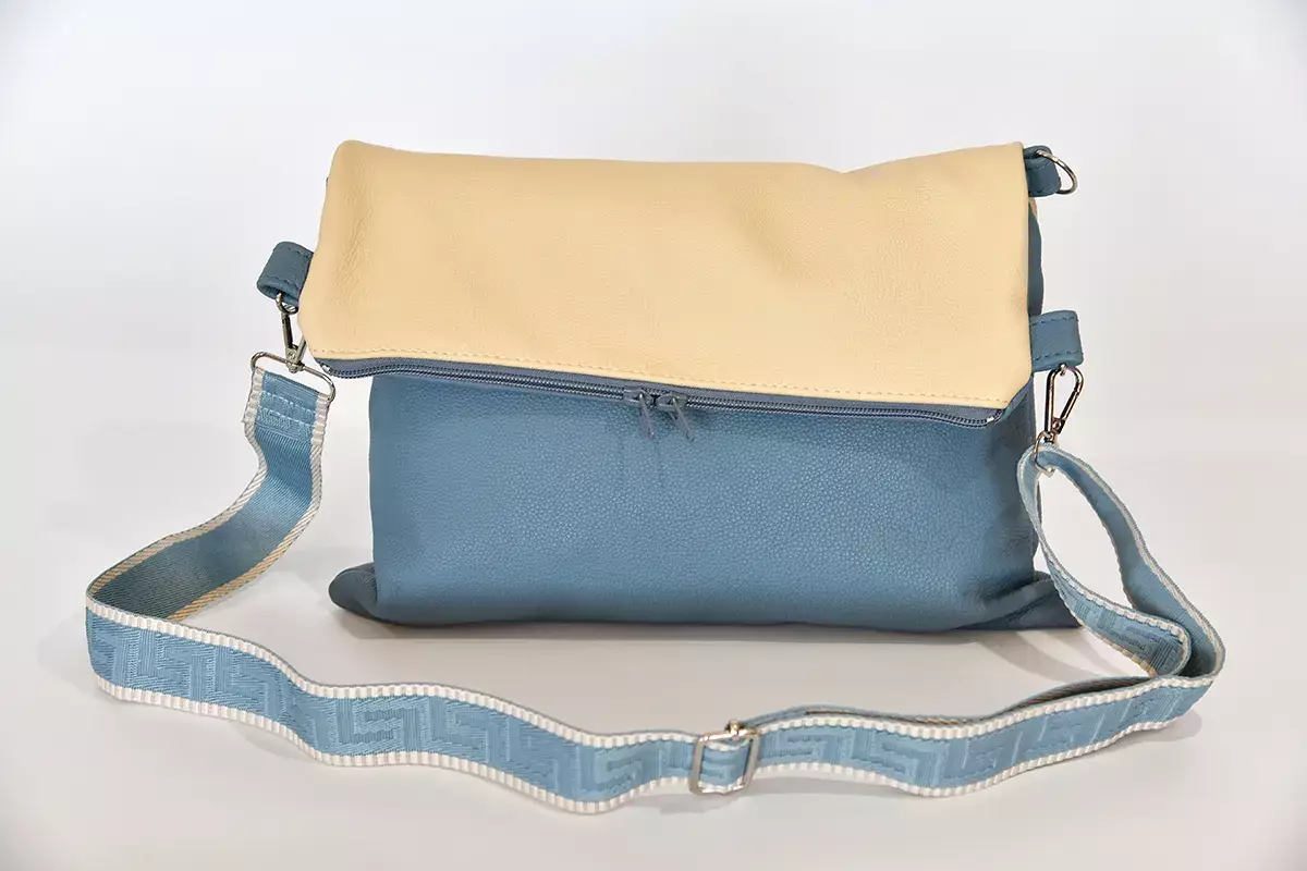 Handgefertigte Ledertasche in lagune und creme Sam flex