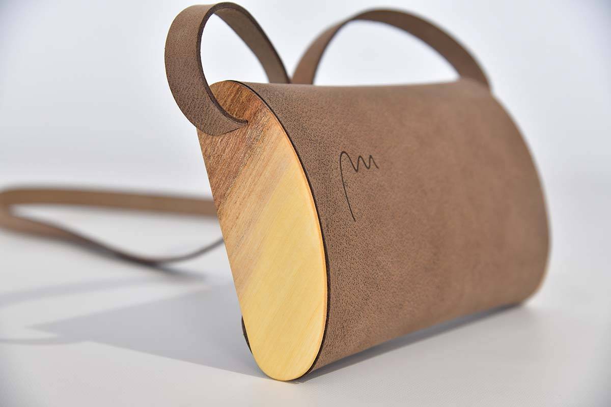 Holz-Ledertasche Modell Jenny graubraun, Orangenholz