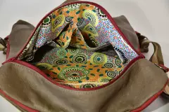 handgefertigter-lederrucksack-schlammbraun-bordeaux_26002_Petra_blando_06