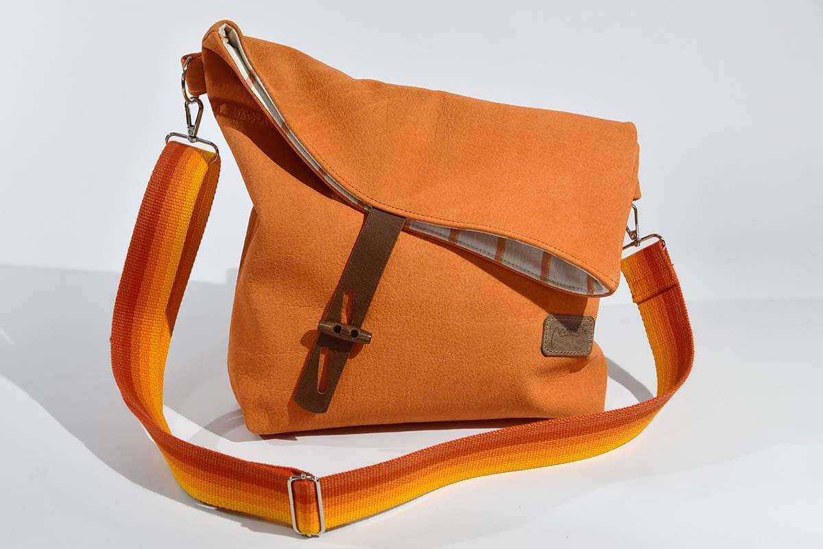 Ledertasche Modell Sam blando hellorange
