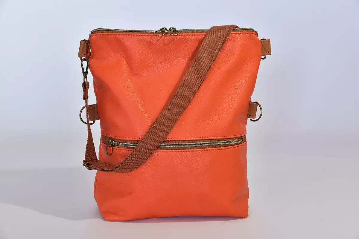 Schultertasche Sam flex Rindsnappaleder lachs