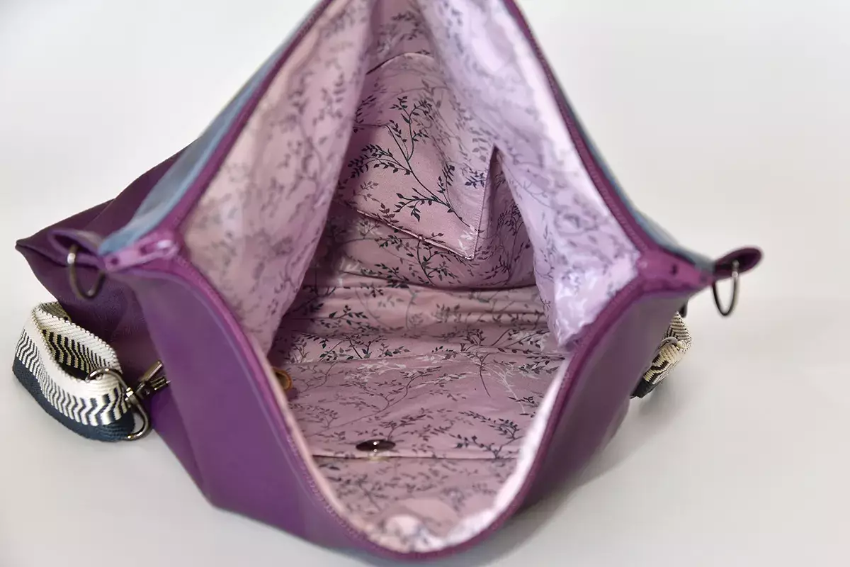 Handgefertigte Ledertasche violett und saphir26005 Sam flex