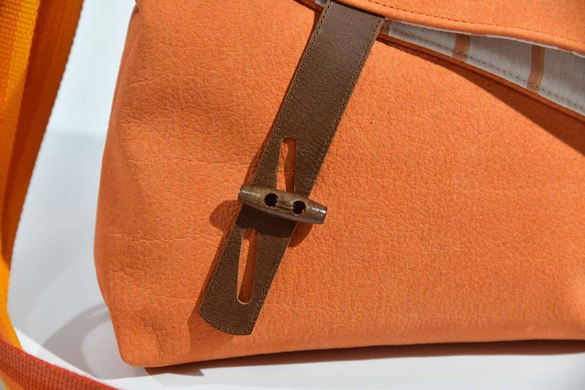 Ledertasche Modell Sam blando hellorange