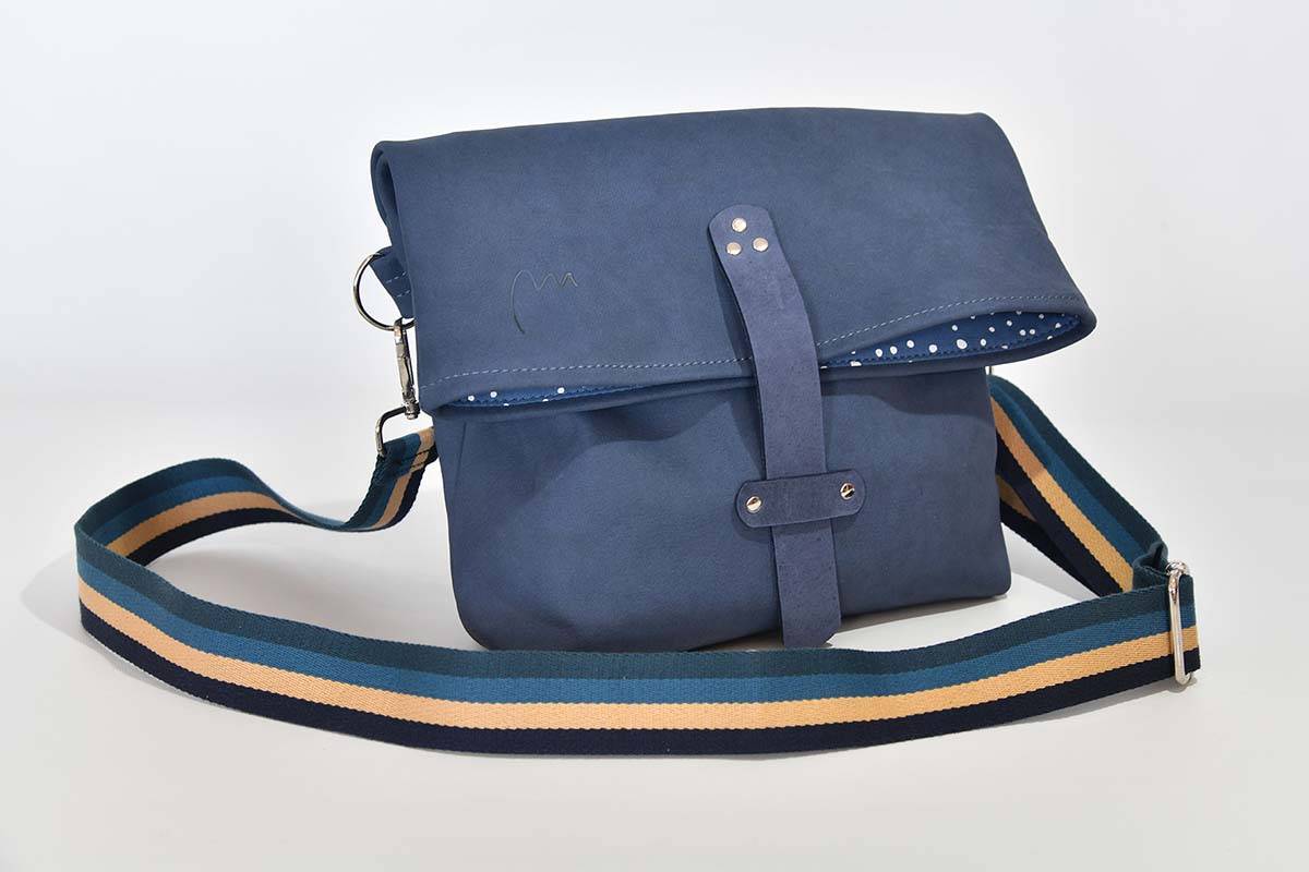 Ledertasche Modell Sam M dunkelblau