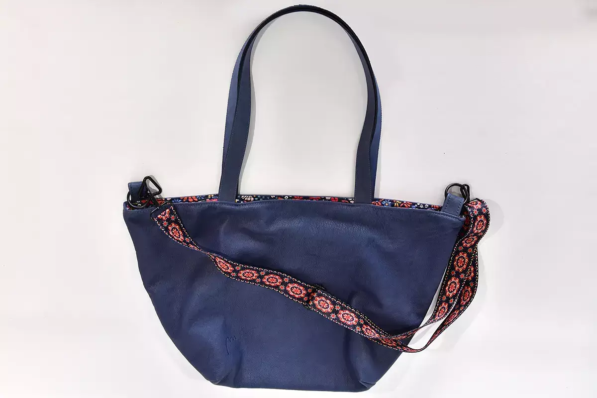 Handgefertigte Ledertasche Sarah Playa L blau