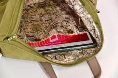 handgefertigte-ledertasche-olivgruen-kastanie_26028_Mira_L_04