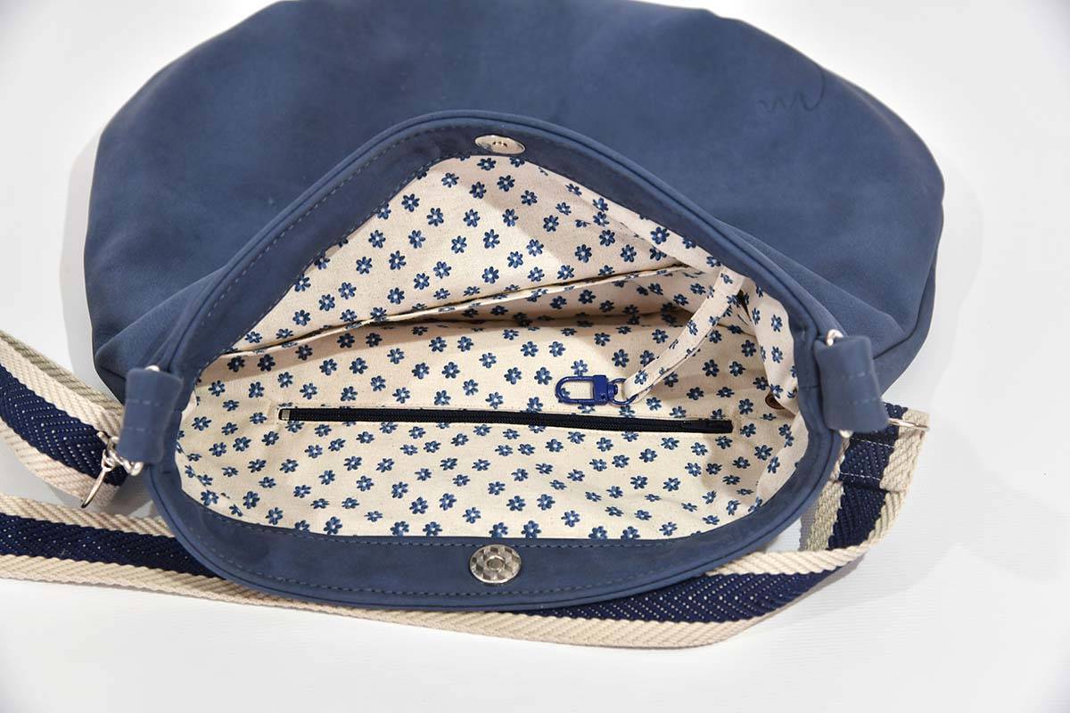 Schultertasche Iris M marineblau