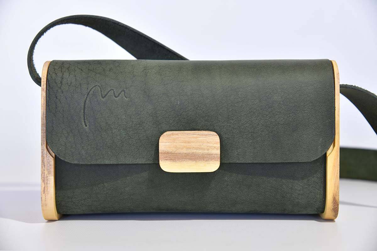 Holz-Ledertasche Modell Timo S Orangenholz, Wasserbüffel-Dickleder tannengrün